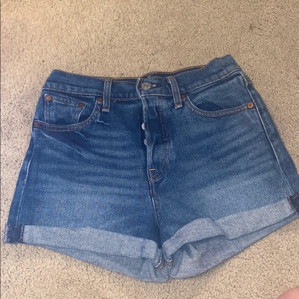 Size 26 Levi Shorts